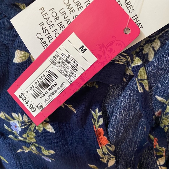 Never been worn xhiliration navy flowers halter dress with slit in Chest - Picture 3 of 4